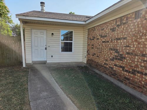 7326 Ne Loop 820, North Richland Hills, TX, 76180-8262 | Card Image