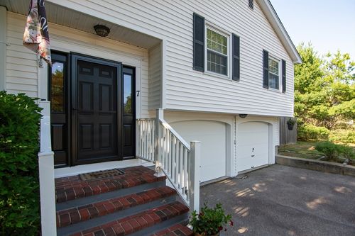 7 Foliage Dr, Walpole, MA, 02081-2403 | Card Image