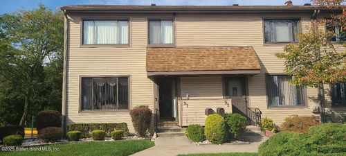 97 Bower Ct, Staten Island, NY, 10309-1634 | Card Image