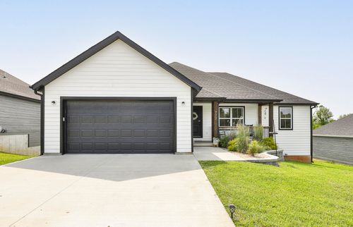 777 S Elm St, Marshfield, MO, 65706-1848 | Card Image
