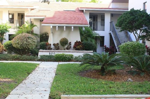 apt-500l-300 S Florida Ave, TARPON SPRINGS, FL, 34689-2703 | Card Image