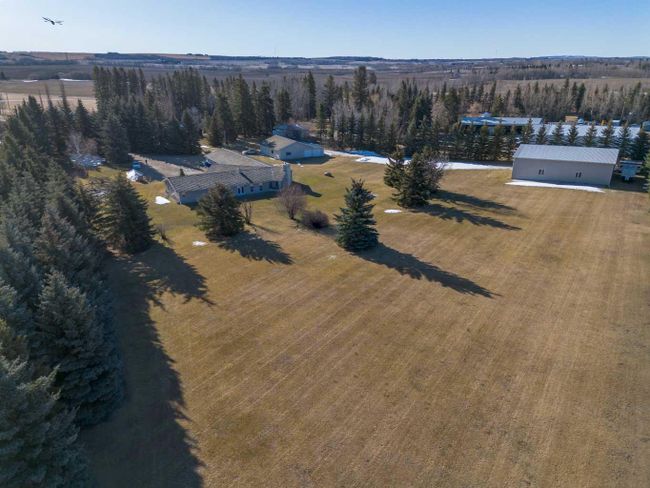 39060A Range Road 270, Home with 2 bedrooms, 2 bathrooms and 4 parking in Rural Red Deer County AB | Image 5