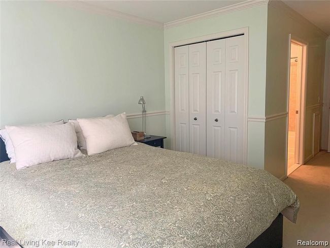 1570 Devon Ln, Condo with 2 bedrooms, 3 bathrooms and null parking in Troy MI | Image 11