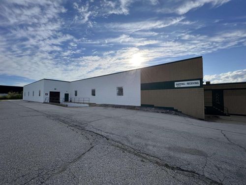 N90W14635 Commerce Dr, Menomonee Falls, WI, 53051-2336 | Card Image
