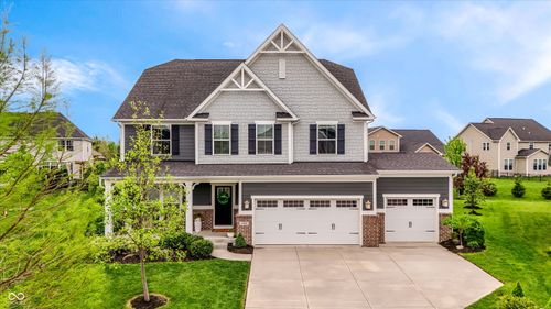 4401 Eaglecrest Pl, Zionsville, IN, 46077-4623 | Card Image
