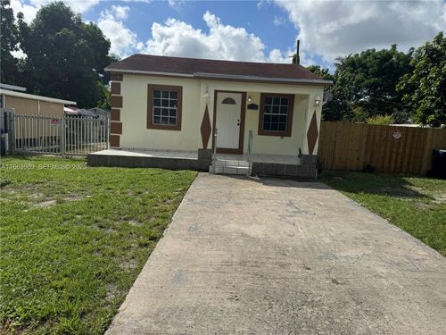 1178 Nw 105th Ter, Miami, FL, 33150-1057 | Card Image