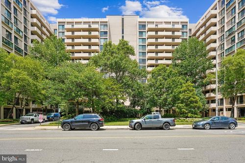 904-4141 N Henderson Rd, ARLINGTON, VA, 22203-2469 | Card Image