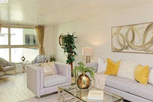 unit-315-1201 Pine St, Oakland, CA, 94607-1465 | Card Image