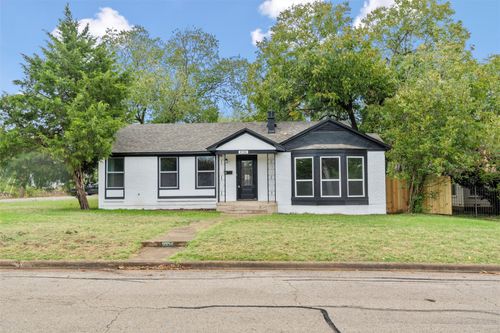 2336 Glencrest Dr, Fort Worth, TX, 76119-4520 | Card Image