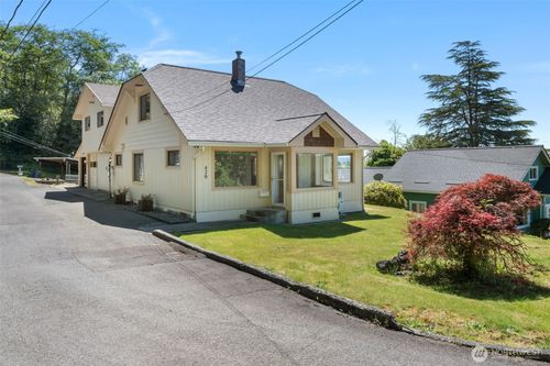 420 Adams St, Hoquiam, WA, 98550-1302 | Card Image