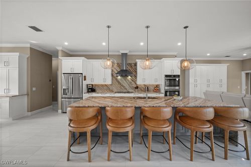 2035 Teagarden Ln, NAPLES, FL, 34110-1095 | Card Image