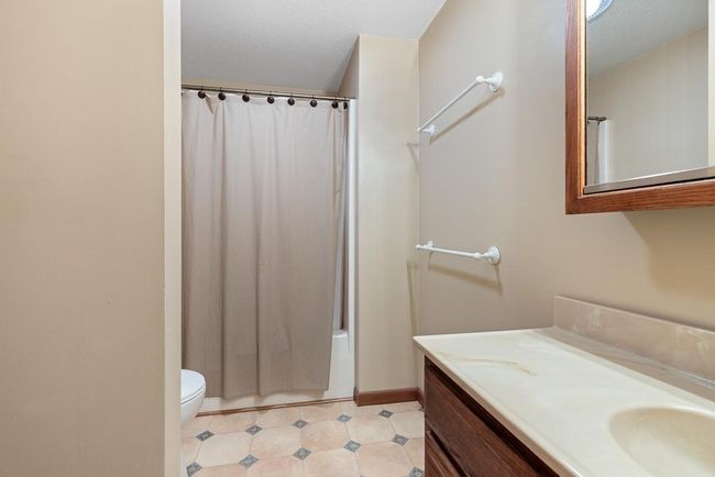Main floor full bathroom | Image 35