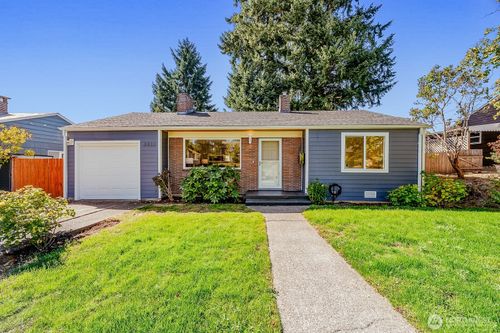 8433 34th Ave Sw, Seattle, WA, 98126-3757 | Card Image