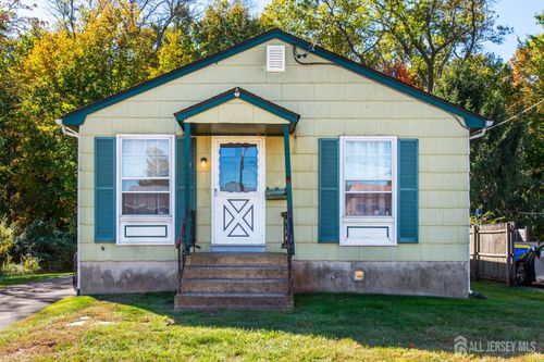 71 Remsen St, South Bound Brook, NJ, 08880-1317 | Card Image