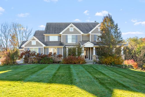 8459 Grapevine Cir, Mattawan, MI, 49071-8433 | Card Image