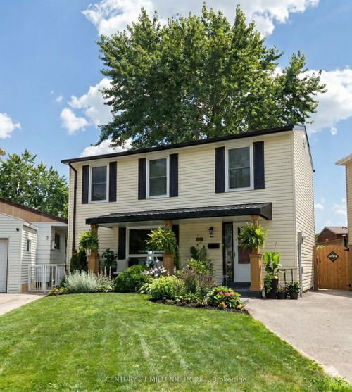 4 Heatherside Court, Brampton, ON, L6S1N9 | Card Image