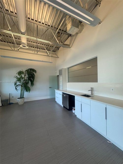 101-3098 Stirling Rd, Hollywood, FL, 33021-2015 | Card Image
