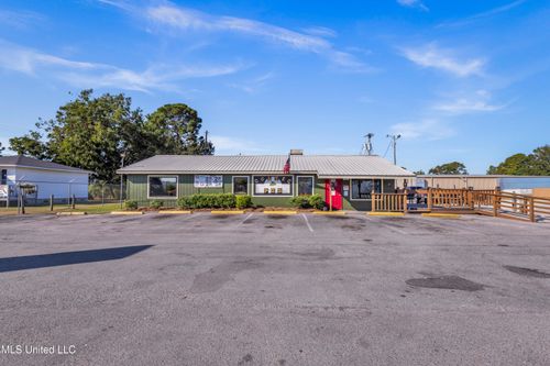 4901 Chicot St, Pascagoula, MS, 39581-5407 | Card Image