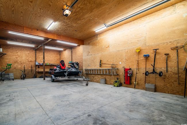 View of garage | Image 14