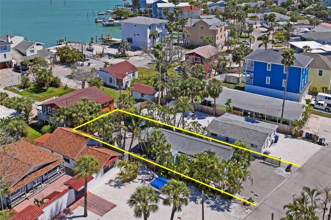 13123 4 Th St E, House other with 2 bedrooms, 1 bathrooms and null parking in Madeira Beach FL | Image 7