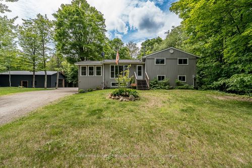 1026 Highway 592, Emsdale, ON, P0A1J0 | Card Image