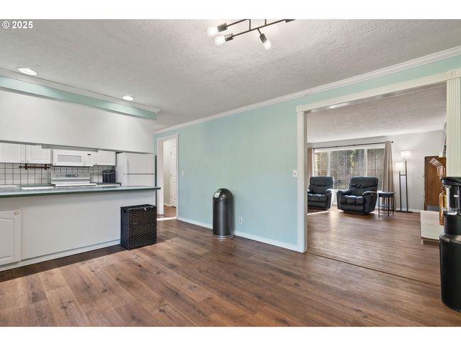 22400 S Evergreen Dr, House other with 5 bedrooms, 3 bathrooms and 2 parking in Beavercreek OR | Image 10