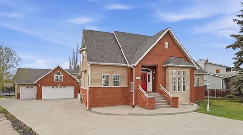 809 E Lakeview Rd, Chestermere, AB, T1X1B1 | Card Image