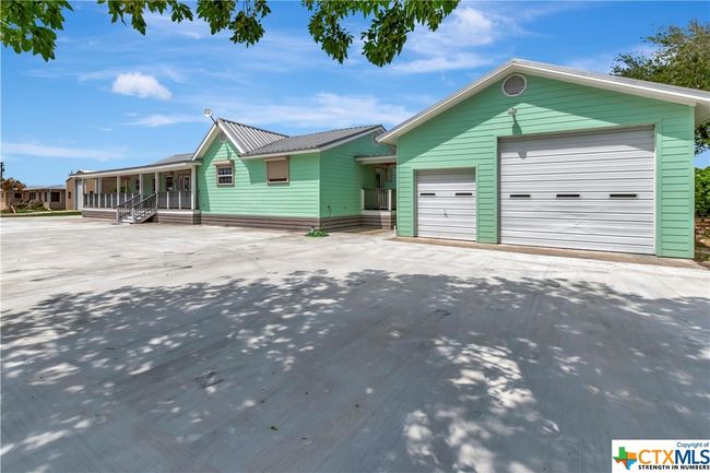403 Bay St, House other with 4 bedrooms, 3 bathrooms and null parking in Austwell TX | Image 43