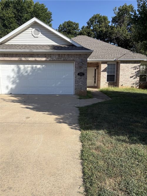 3062 Eaglecrest Cir, Springdale, AR, 72762-8084 | Card Image