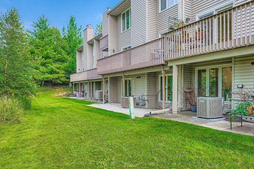 399 County Road C W, Roseville, MN, 55113-2391 | Card Image
