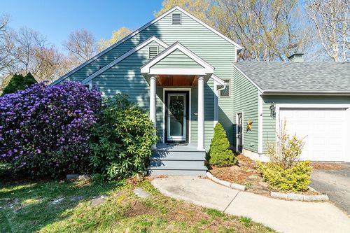 34 Gentian Dr, South Kingstown, RI, 02879-1421 | Card Image