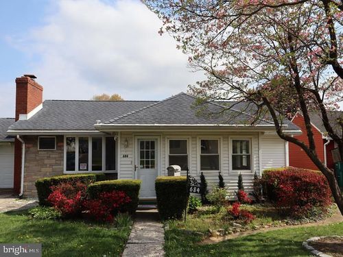 684 Austin Dr, FAIRLESS HILLS, PA, 19030-2109 | Card Image