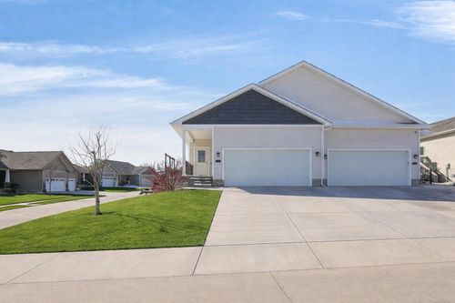711 Dogwood Ln, Norwalk, IA, 50211-2231 | Card Image