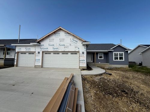 2729 Amber Valley Rd, Cedar Falls, IA, 50613-2308 | Card Image