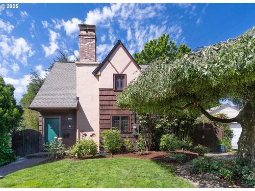 3827 Se Kelly St, Portland, OR, 97202-1744 | Card Image