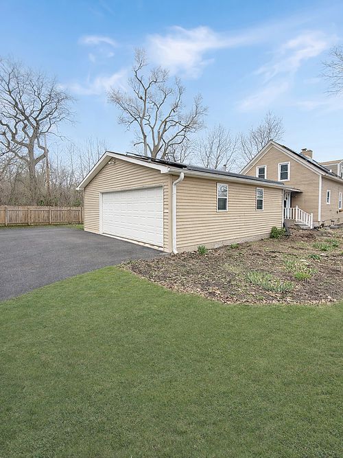 603 W Main St, Cary, IL, 60013-2048 | Card Image