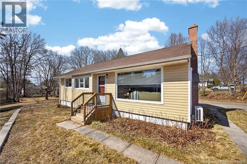 215 Fulton Ave, Fredericton, NB, E3A2B7 | Card Image