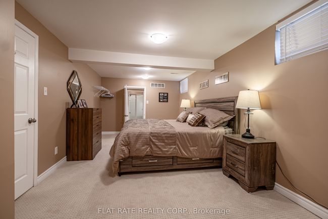 10 Hillview Dr, House other with 5 bedrooms, 3 bathrooms and 4 parking in Bobcaygeon ON | Image 22