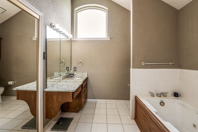 Primary bathroom. | Image 16