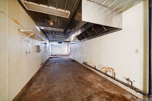 410 S Interstate 35, Home with 0 bedrooms, 0 bathrooms and null parking in Pearsall TX | Image 37