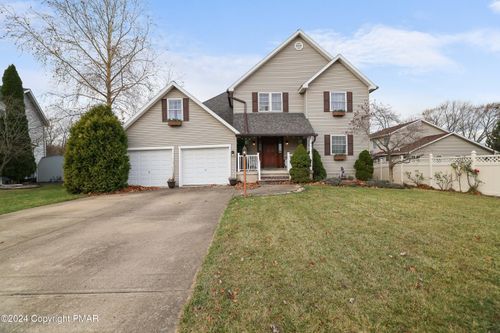 15 Donald Ct, Wilkes Barre, PA, 18702-1585 | Card Image