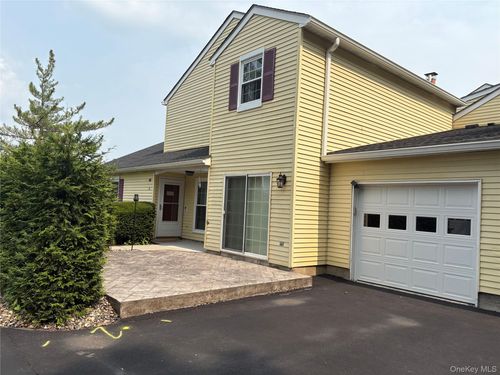 35 Weathervane Way, Warwick, NY, 10990-4243 | Card Image