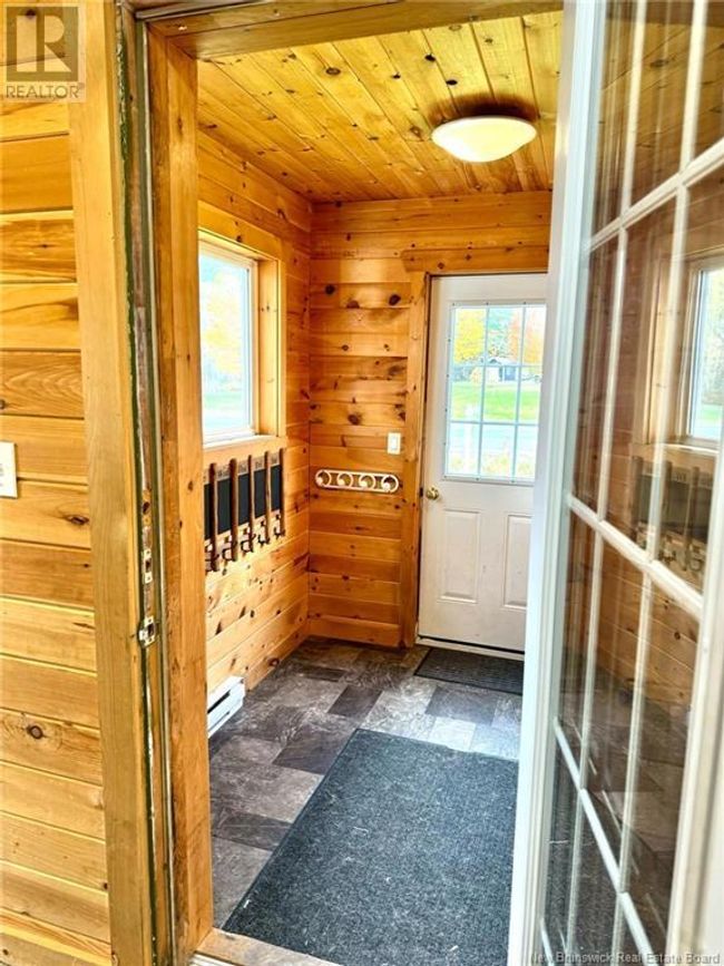 976 Pleasant Dr, House other with 6 bedrooms, 3 bathrooms and null parking in Minto NB | Image 4