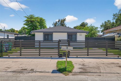 2490-2490 Nw 44th St, Miami, FL, 33142-4552 | Card Image