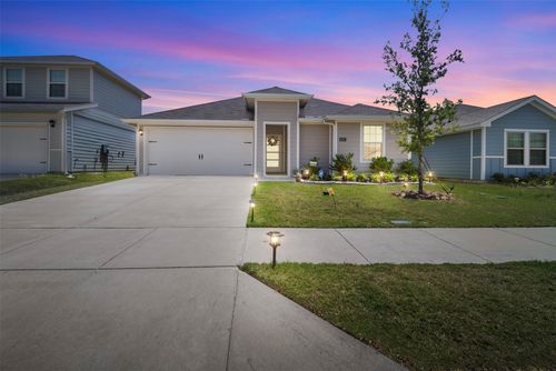 6505 Shoreline Ln, Princeton, TX, 75407-5032 | Card Image