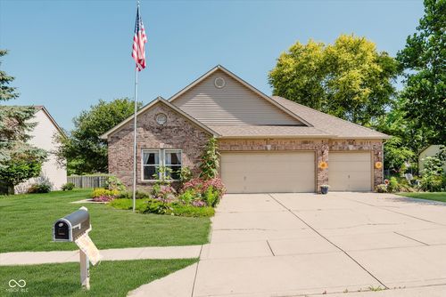 7092 Bridgemont Ct, Avon, IN, 46123-7415 | Card Image