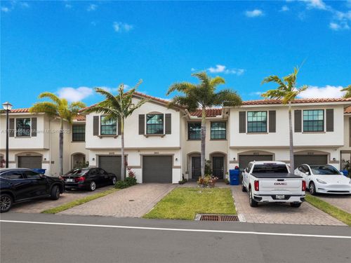 6011-6011 Woods Edge Cir, Riviera Beach, FL, 33410-1924 | Card Image