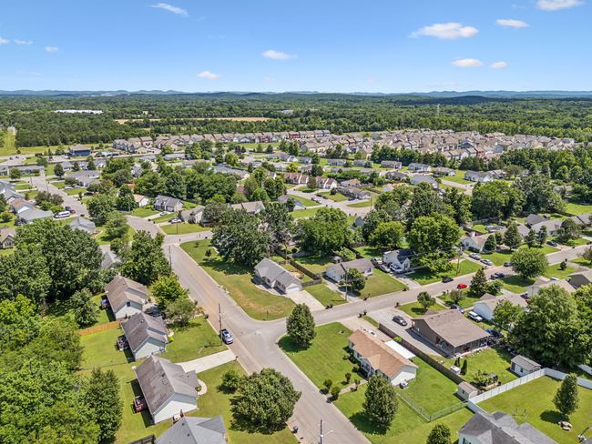 Conveniently located, residents enjoy easy access to nearby shopping centers, schools, and a variety of dining options! 2095 Bolden Drive, Murfreesboro, TN 37127 | Image 27