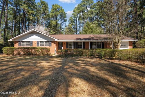 188 Thorne Rd, Pinehurst, NC, 28374-6939 | Card Image