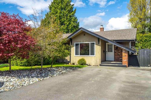 15669 20 Ave, Surrey, BC, V4A2A7 | Card Image